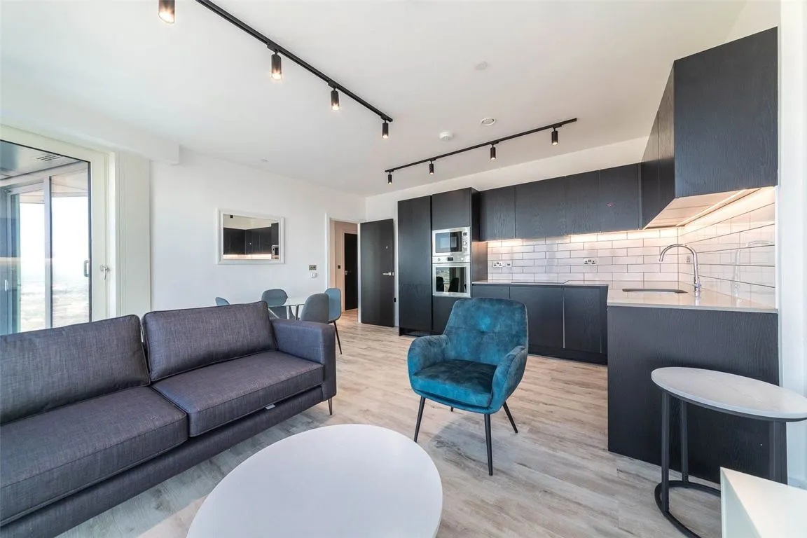 1 bed flat to rent — Portal Way, North Acton