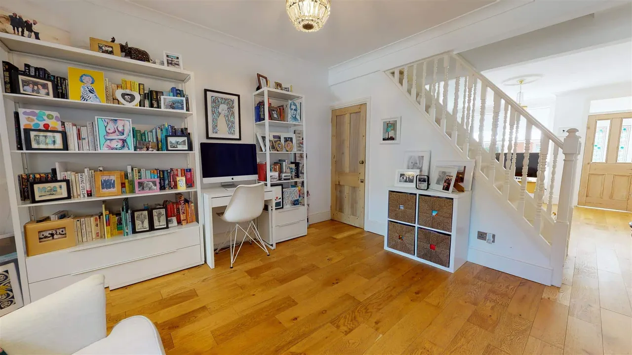 Meadow Road, Loughton, photo 4