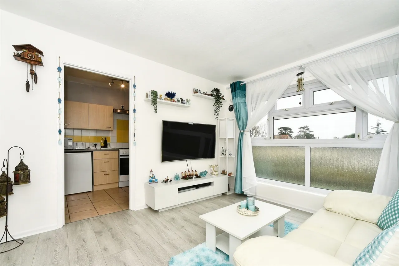 Grierson Close, Calne, SN11, photo 4