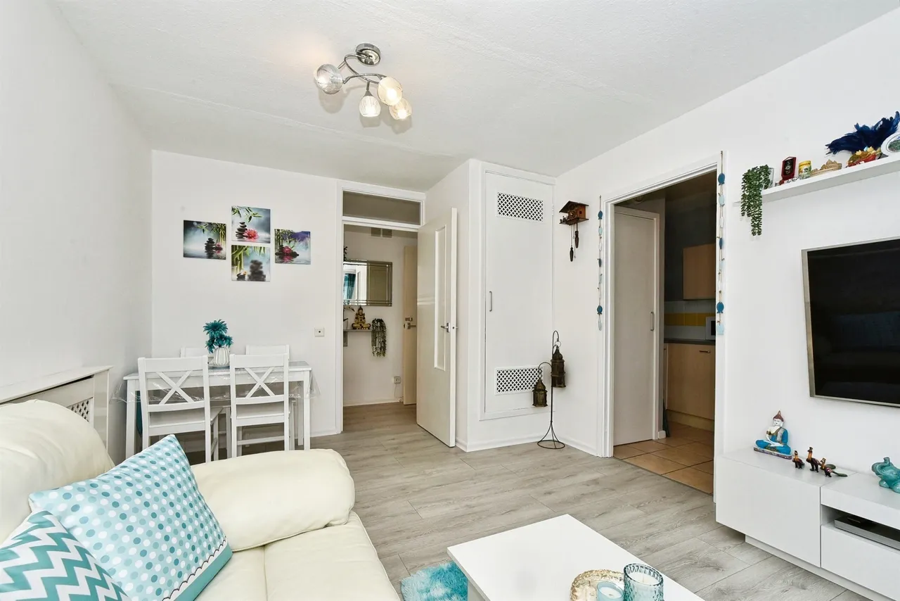 Grierson Close, Calne, SN11, photo 18