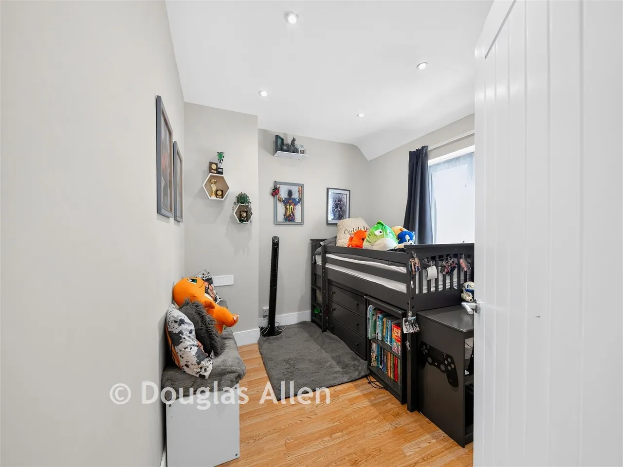 Broad Street, Dagenham, RM10, photo 10