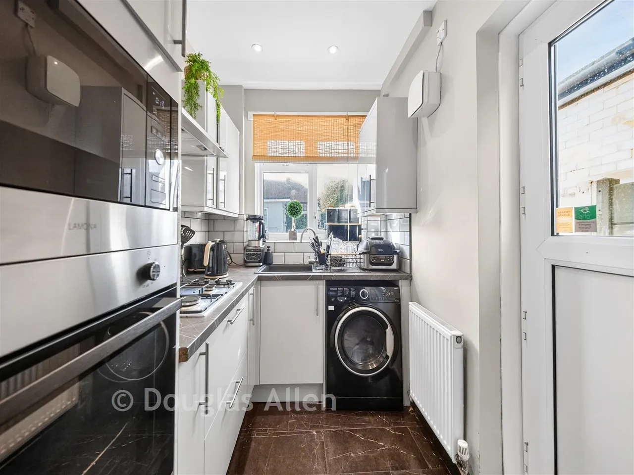 Broad Street, Dagenham, RM10, photo 2