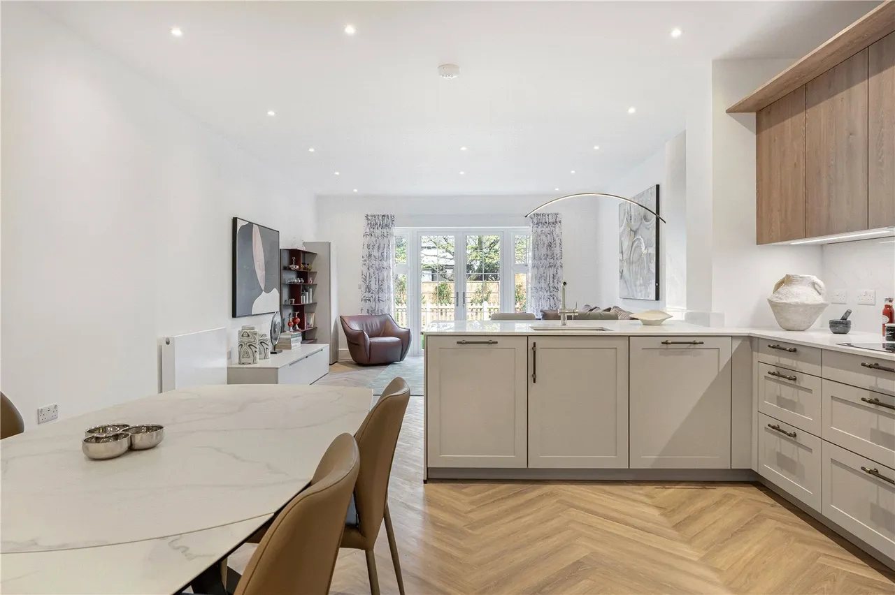 Chase Side, Southgate, London, N14 4PR, photo 2