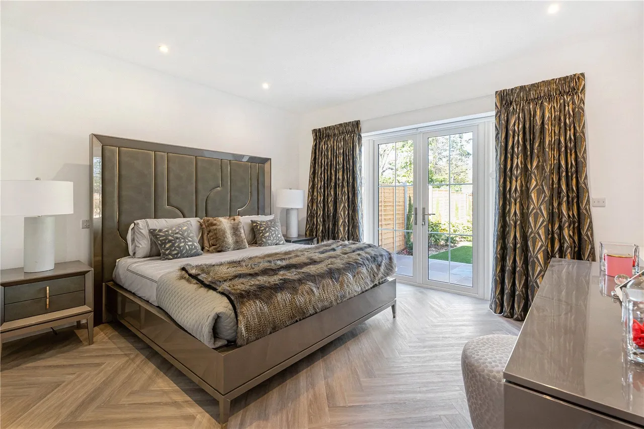 Chase Side, Southgate, London, N14 4PR, photo 11