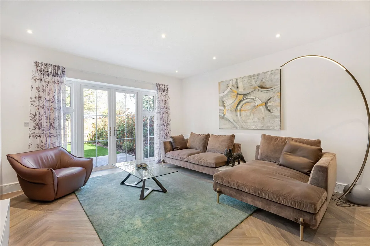 Chase Side, Southgate, London, N14 4PR, photo 3