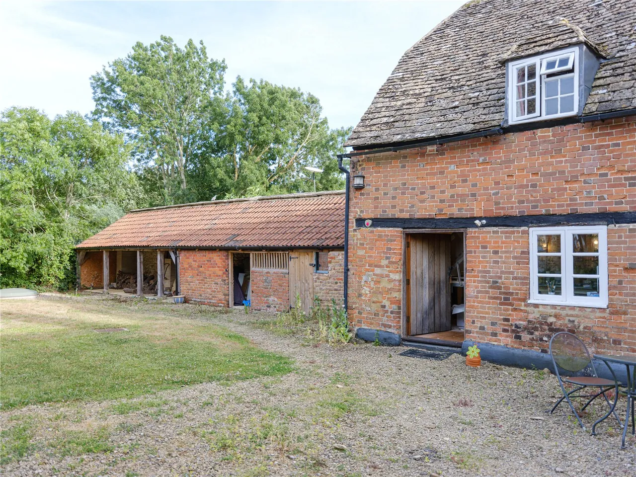 Highworth Road, South Marston, SN3, photo 23