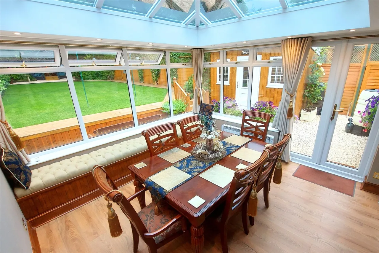 Crookham Road, Church Crookham, Fleet, Hampshire, GU51 5NP, photo 7
