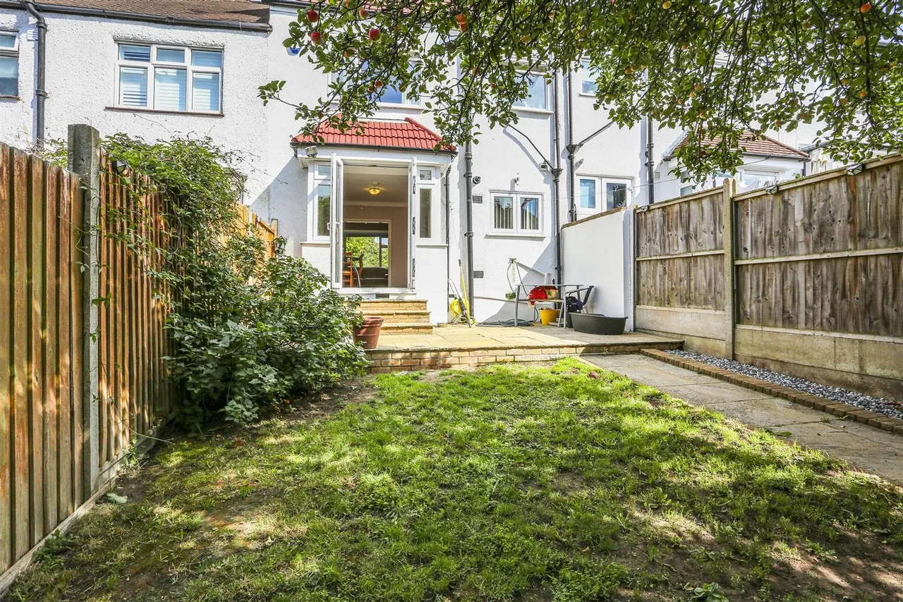 St. Dunstans Hill, Cheam, SM1 2TX, photo 11