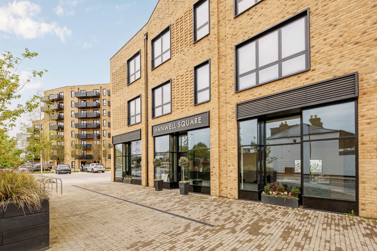 Middle Road, Hanwell, W7, photo 13
