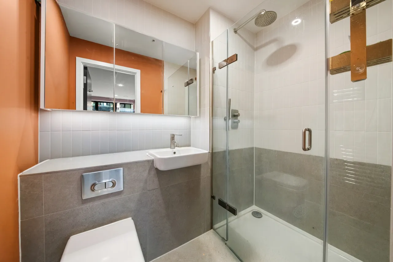 Middle Road, Hanwell, W7, photo 10