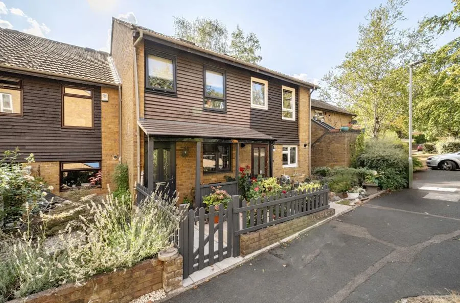 3 bed house for sale, Inchwood, Bracknell, RG12