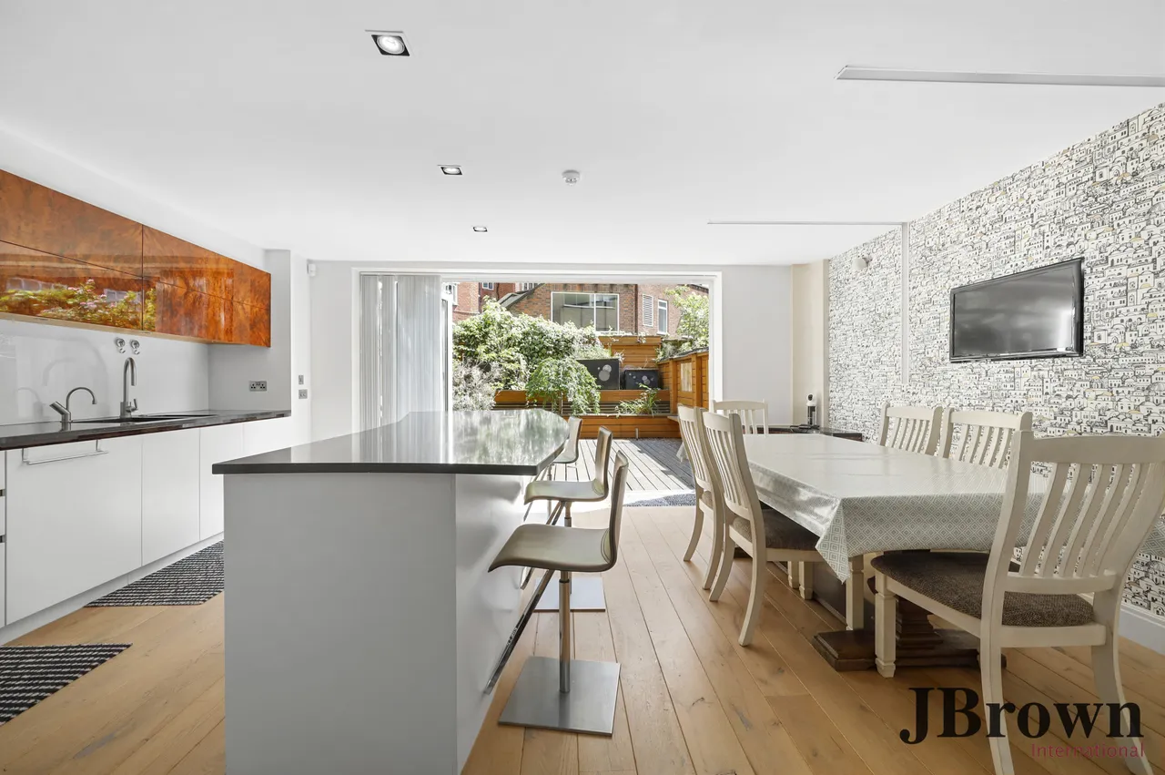 Norfolk Crescent, Connaught Village, W2, photo 2