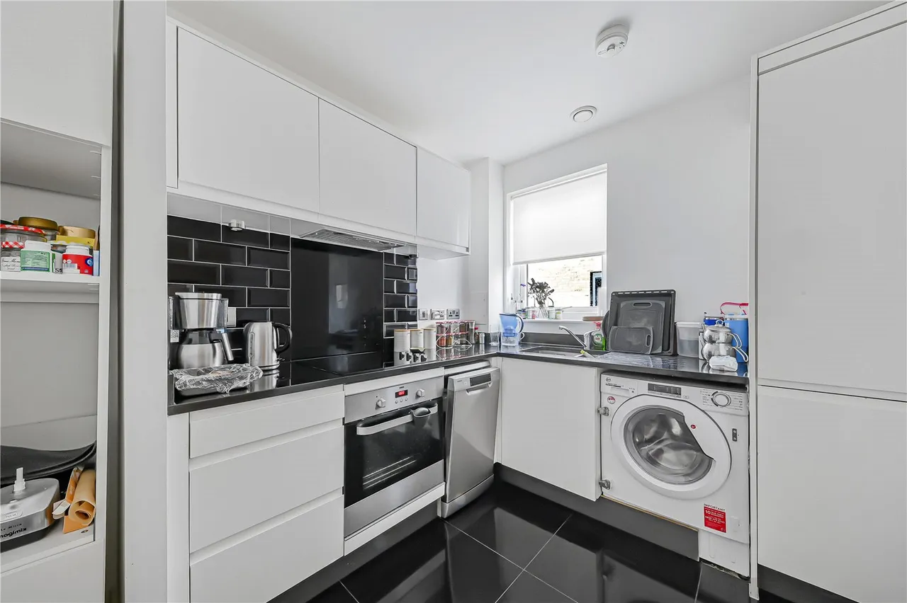 Chronicle Avenue, Colindale, NW9, photo 5