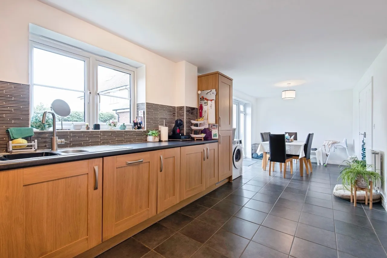 Walton Grove, Biggleswade, Bedfordshire, SG18, photo 3