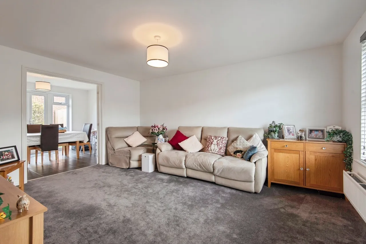 Walton Grove, Biggleswade, Bedfordshire, SG18, photo 2