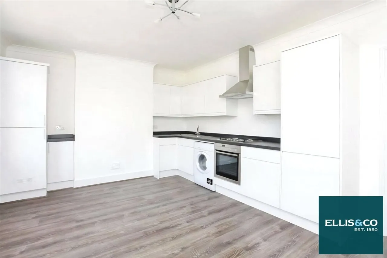 Ravenhurst Avenue, Hendon, NW4, photo 2