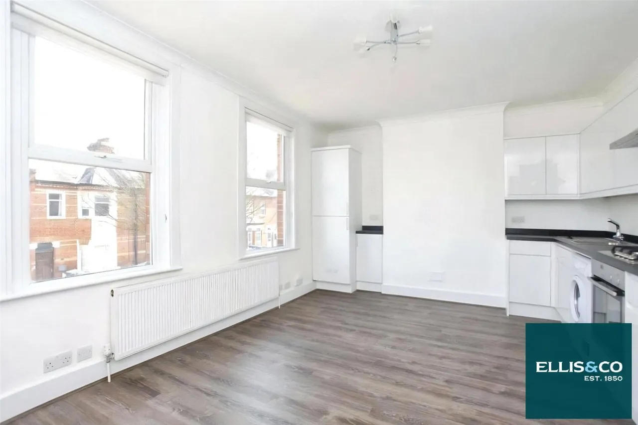Ravenhurst Avenue, Hendon, NW4, photo 5