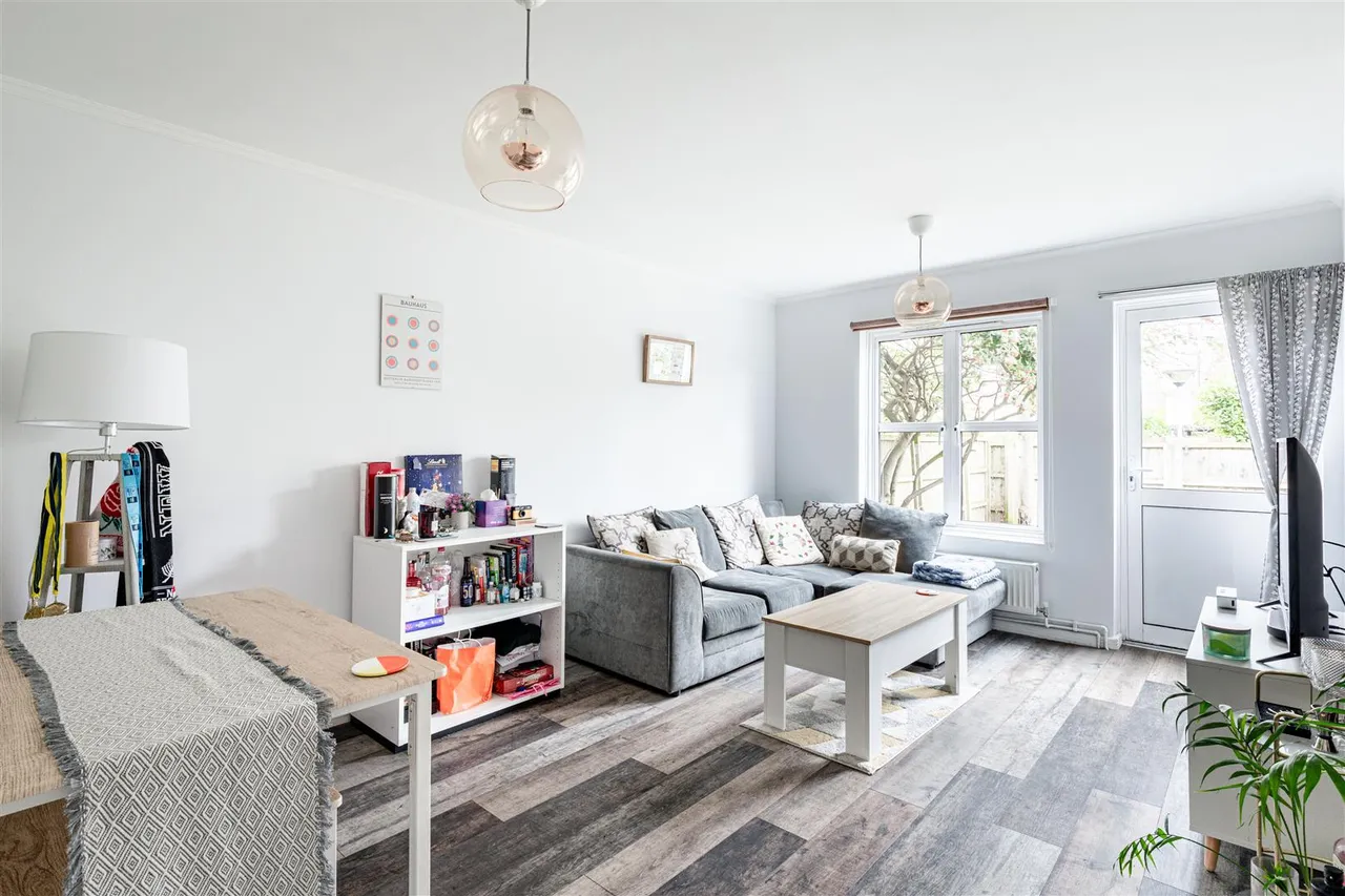 Blyth Close, Twickenham, TW1, photo 2