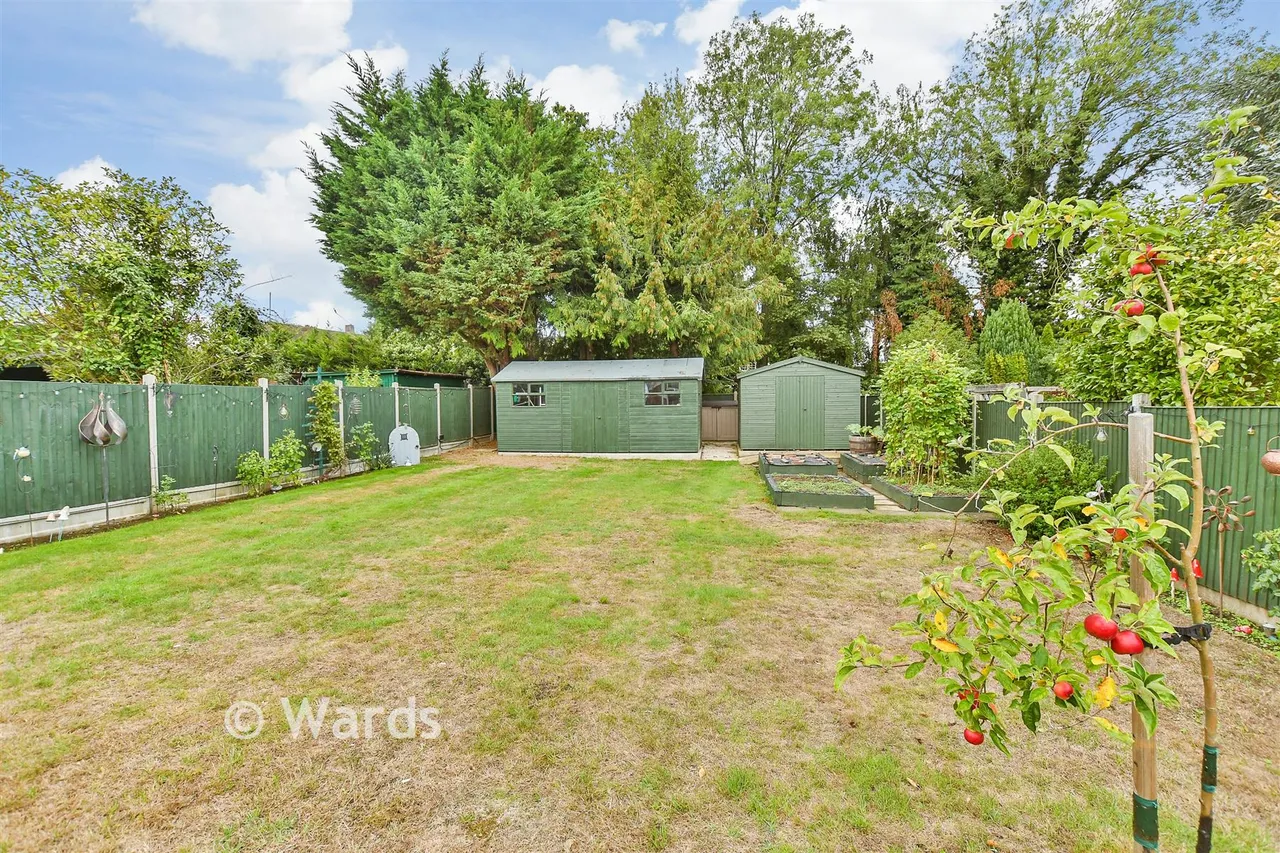 Maidstone Road, Wigmore, ME8, photo 2