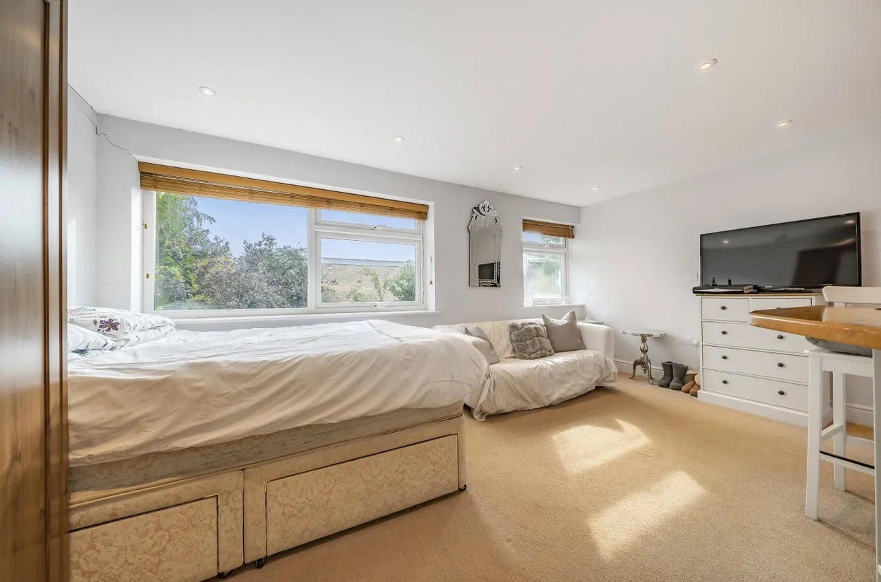 1 bed flat for sale, Portland Terrace, Guildford, GU1