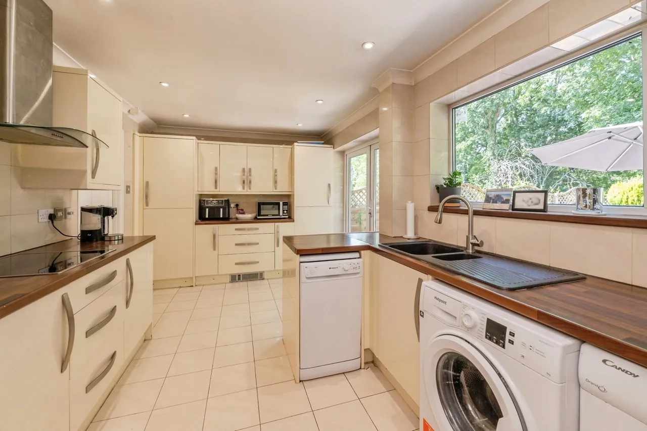 4 bed house for sale — Holbrook Close, Billericay, Essex, CM11