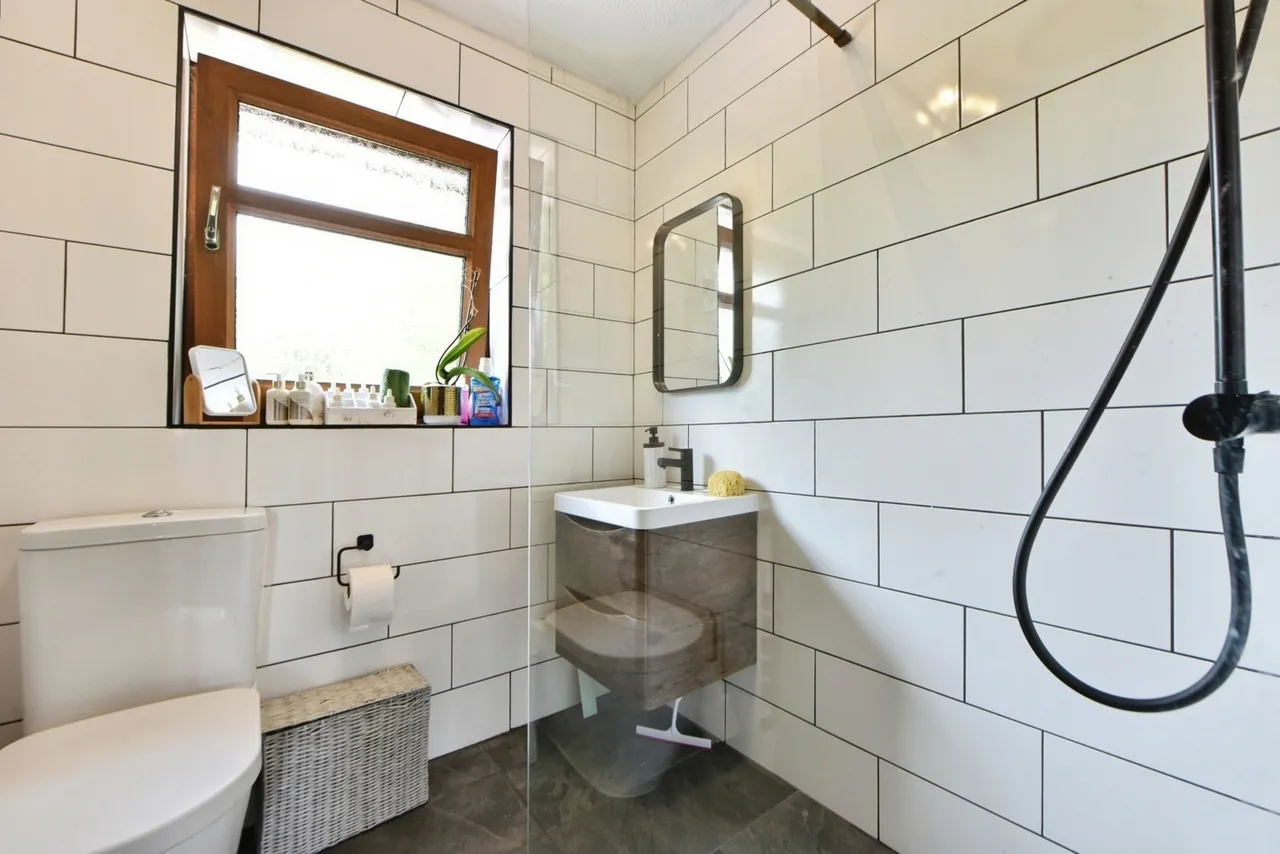 Thoralby Close, Manchester, M12, photo 13