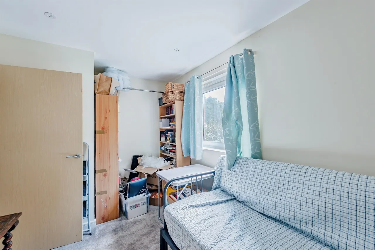 Barrow Gardens, Redhill, photo 11