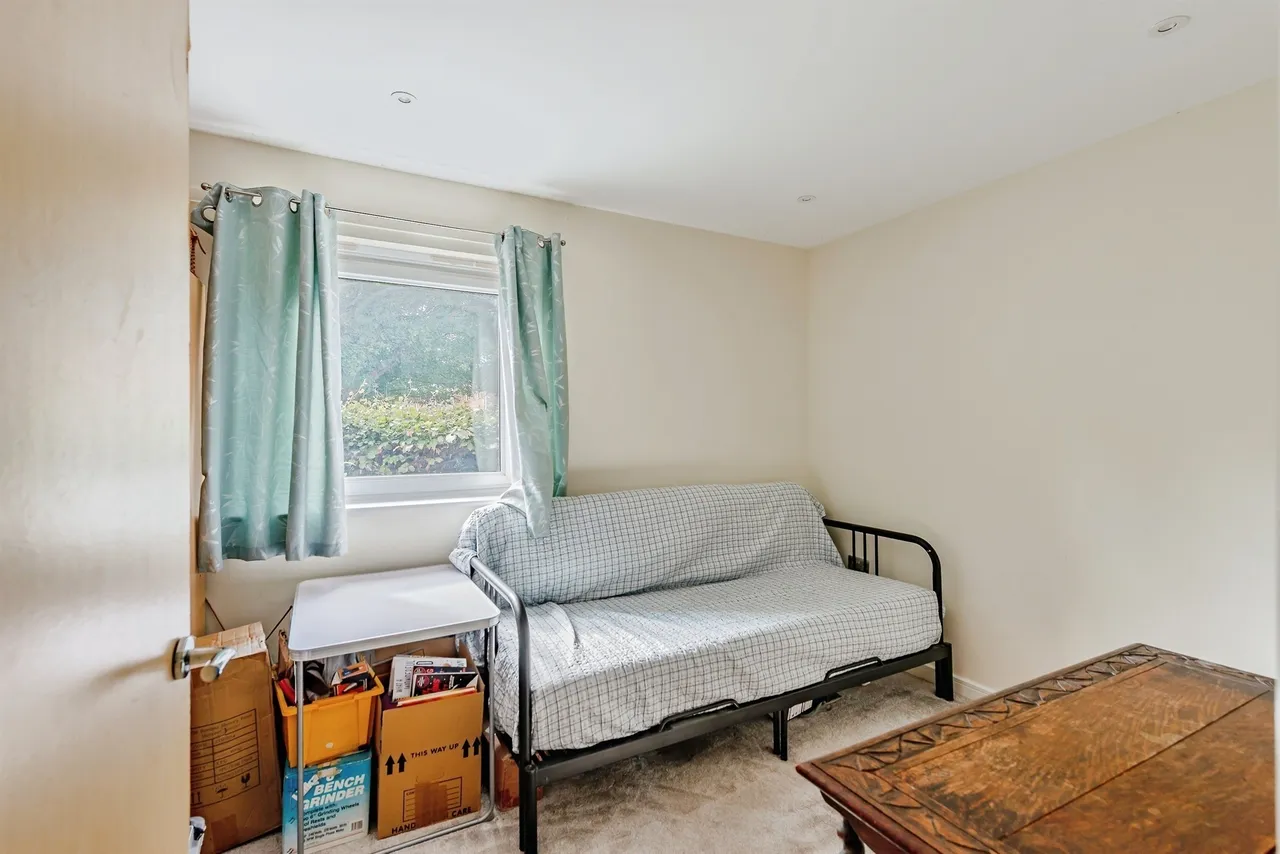 Barrow Gardens, Redhill, photo 10