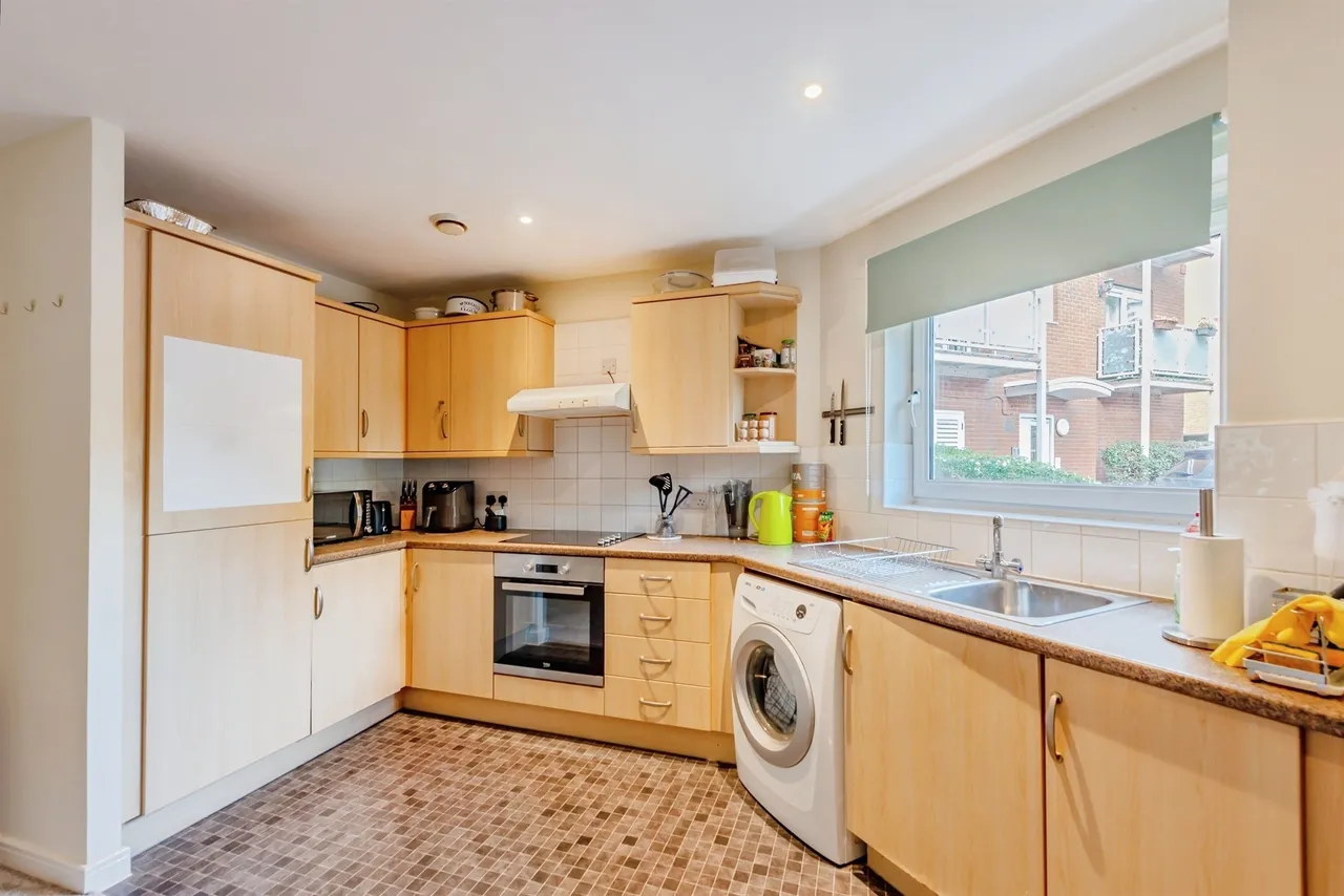 Barrow Gardens, Redhill, photo 5