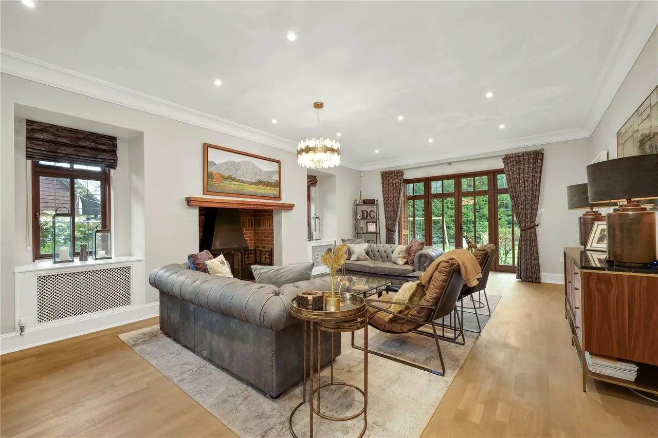 Torland Drive, Oxshott, Leatherhead, Surrey, KT22 0SA, photo 5