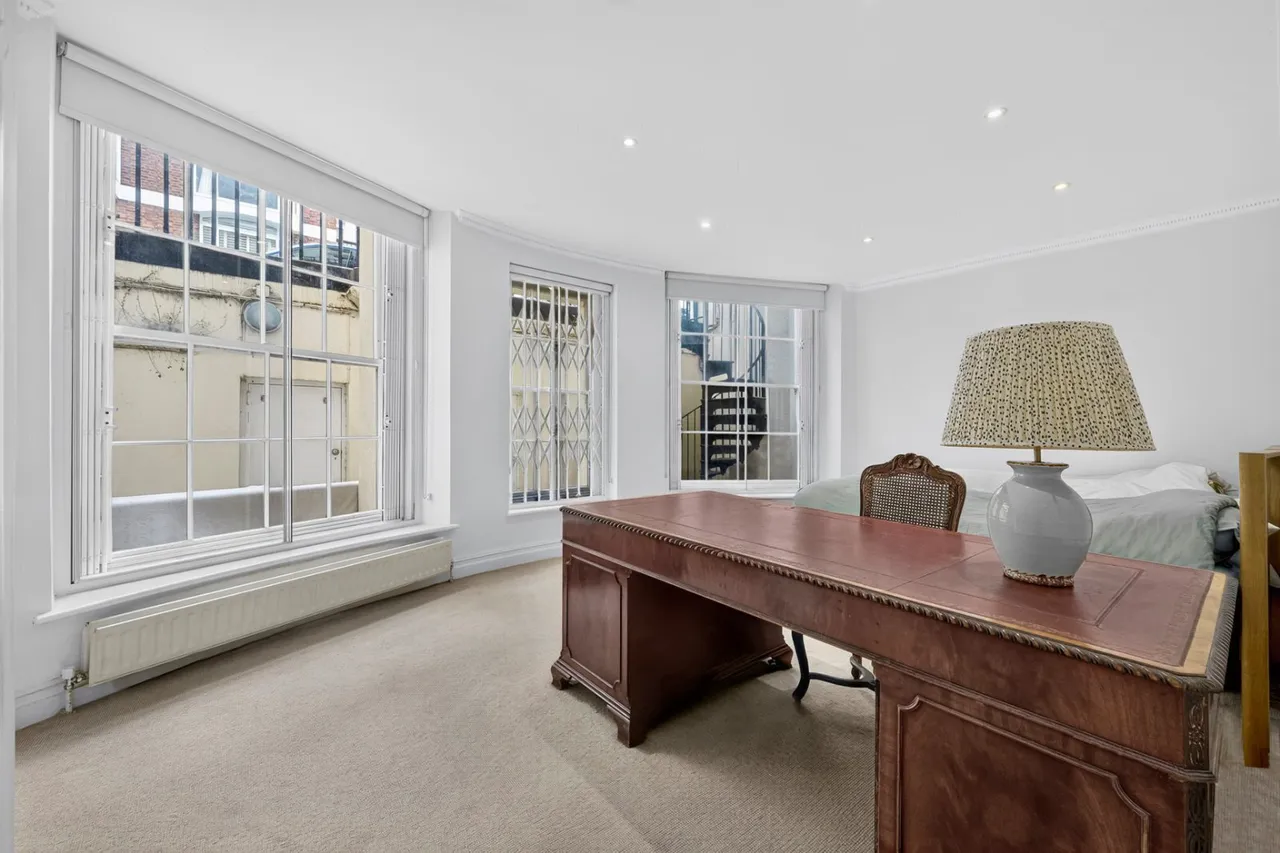 Gloucester Square, W2, photo 9