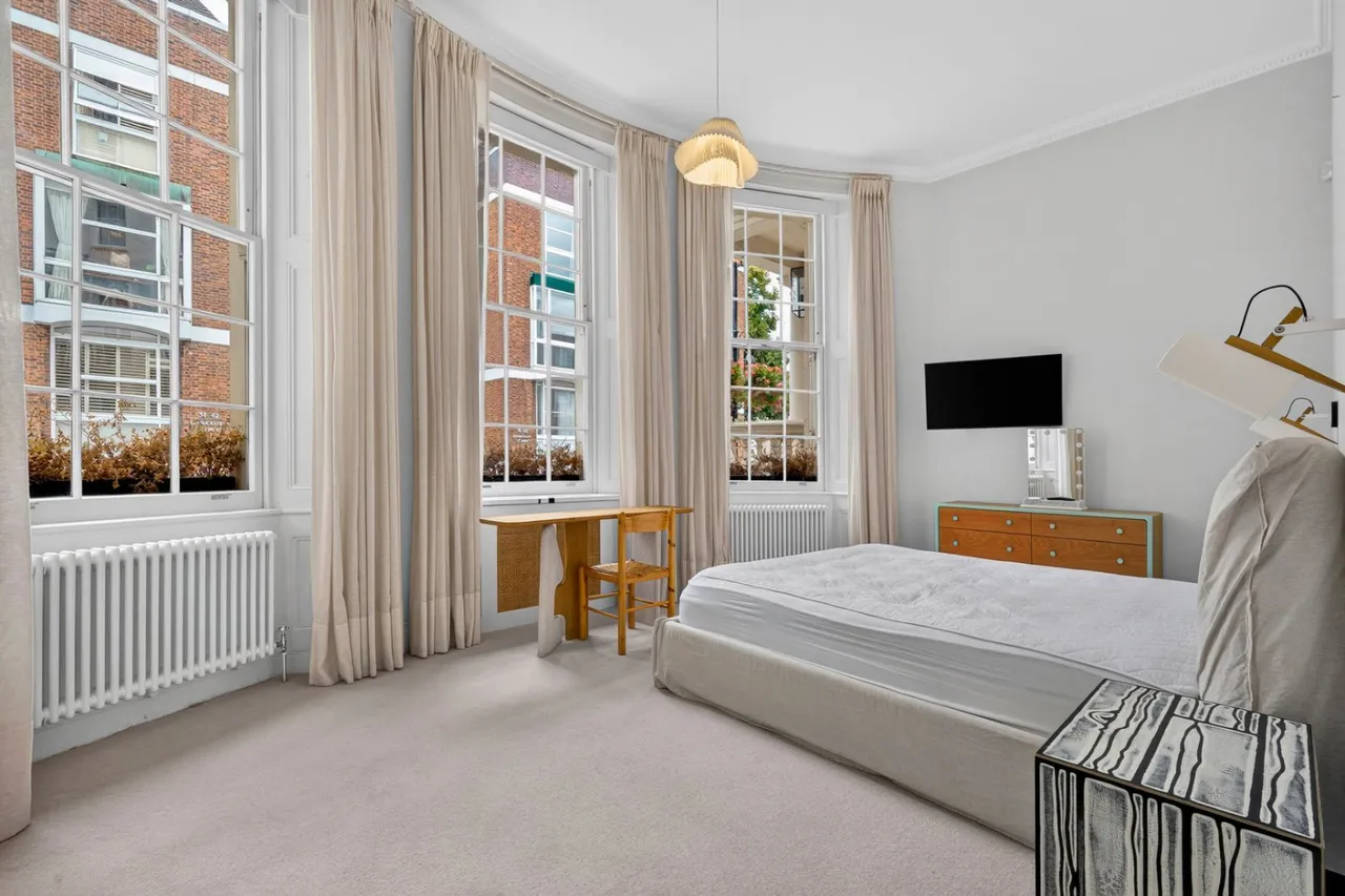 Gloucester Square, W2, photo 4