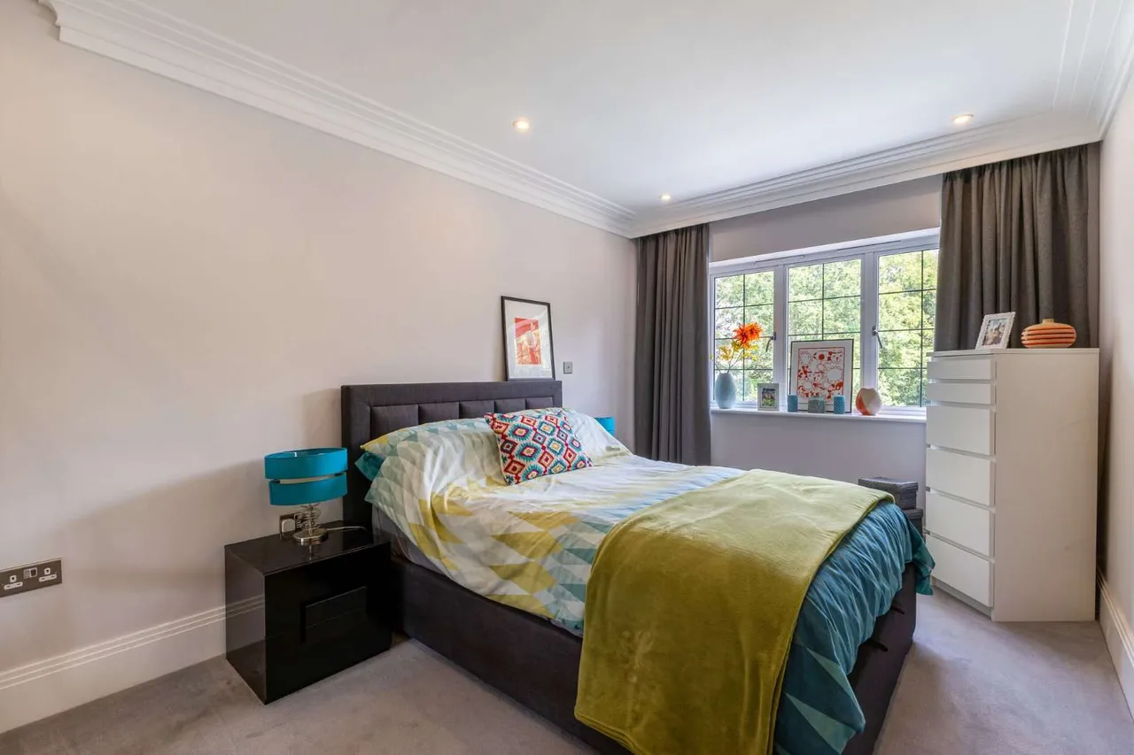 Oval Way, Gerrards Cross, Buckinghamshire, SL9 8QB, photo 10