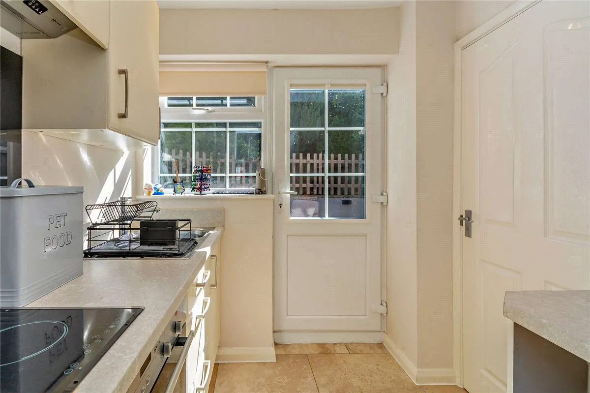 Normay Rise, Newbury, RG14, photo 8