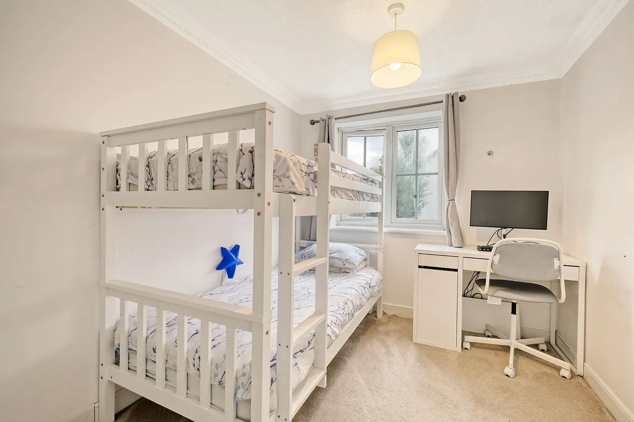 Hastings Close, Grays, Thurrock, RM17 5FE, Grays, Essex, RM17 5FE, photo 11