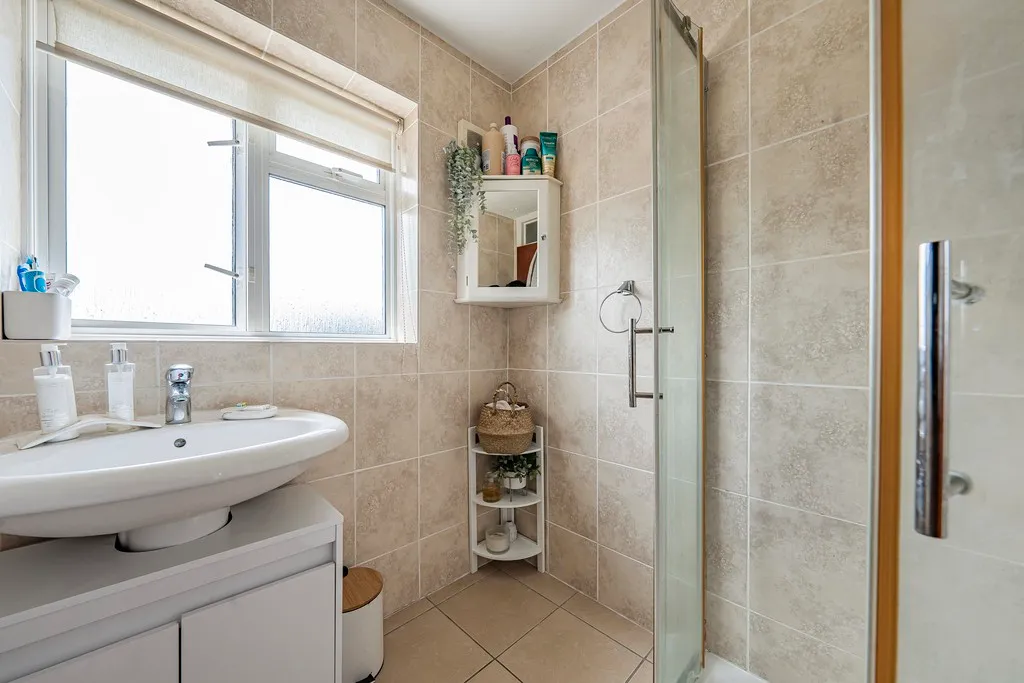 Lodge Close, Cowley, UB8, photo 11