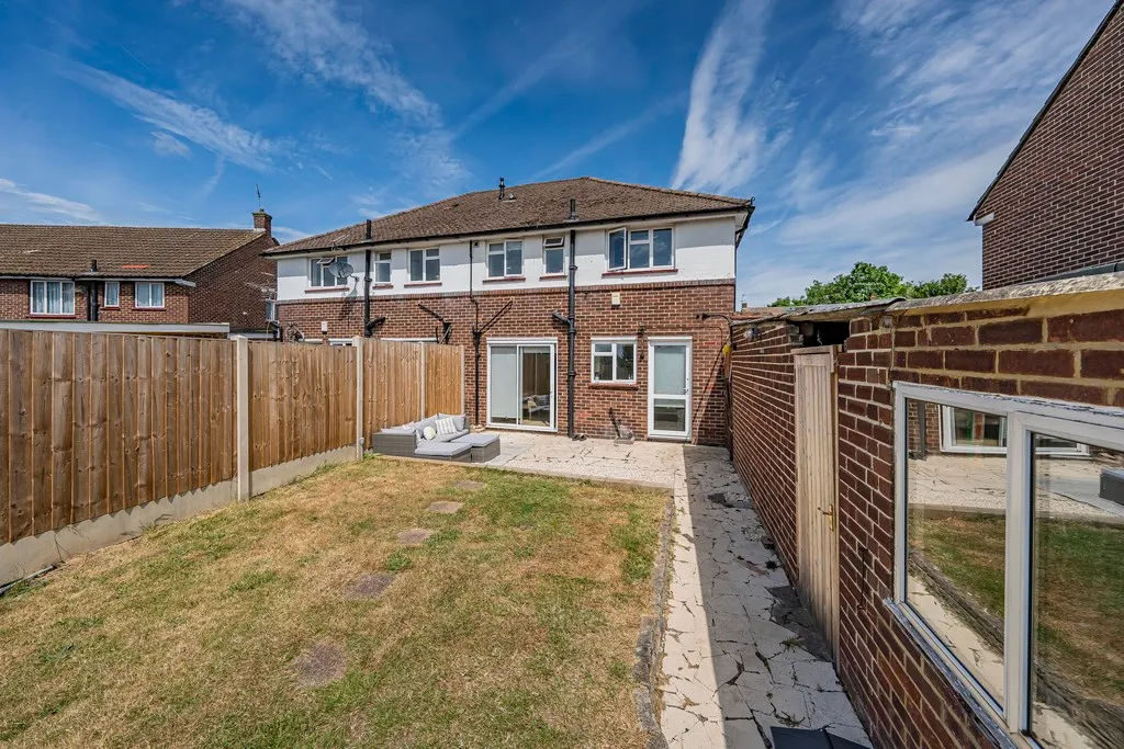 Lodge Close, Cowley, UB8, photo 9