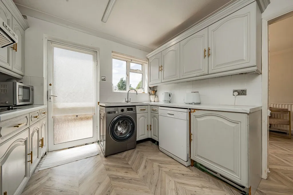 Lodge Close, Cowley, UB8, photo 17