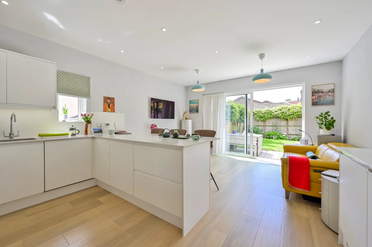 Flat 2, 18 Merton Hall Road, London, photo 10