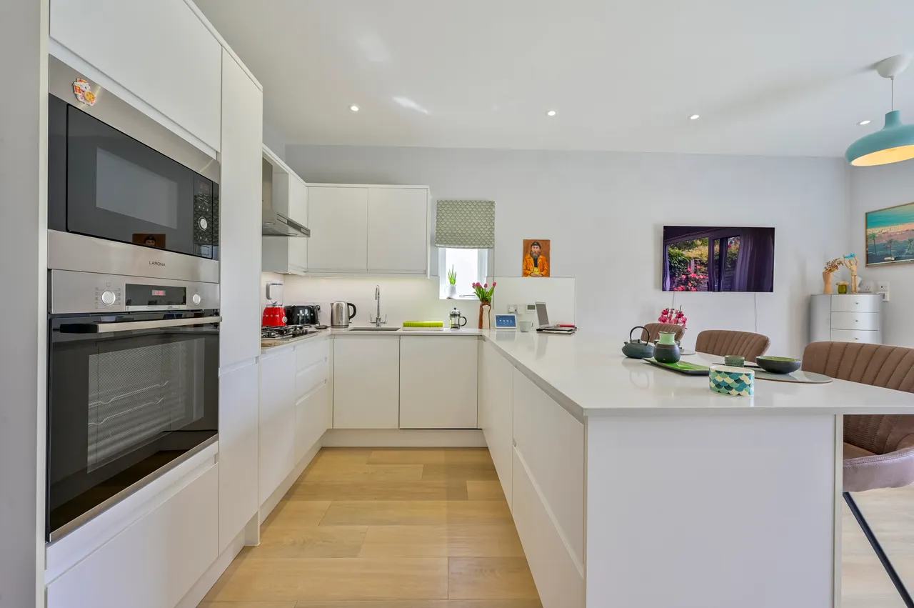Flat 2, 18 Merton Hall Road, London, photo 4