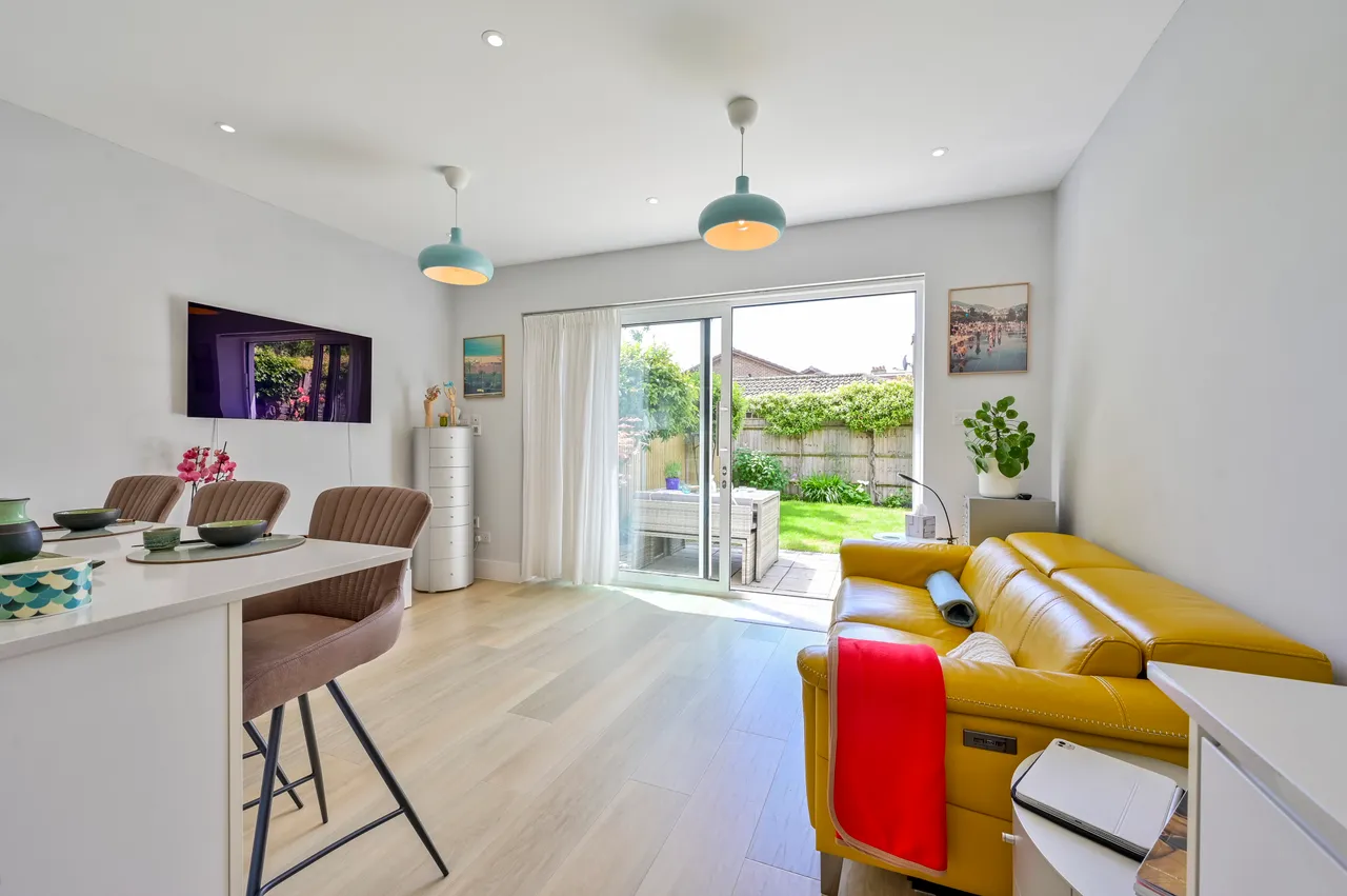Flat 2, 18 Merton Hall Road, London, photo 2