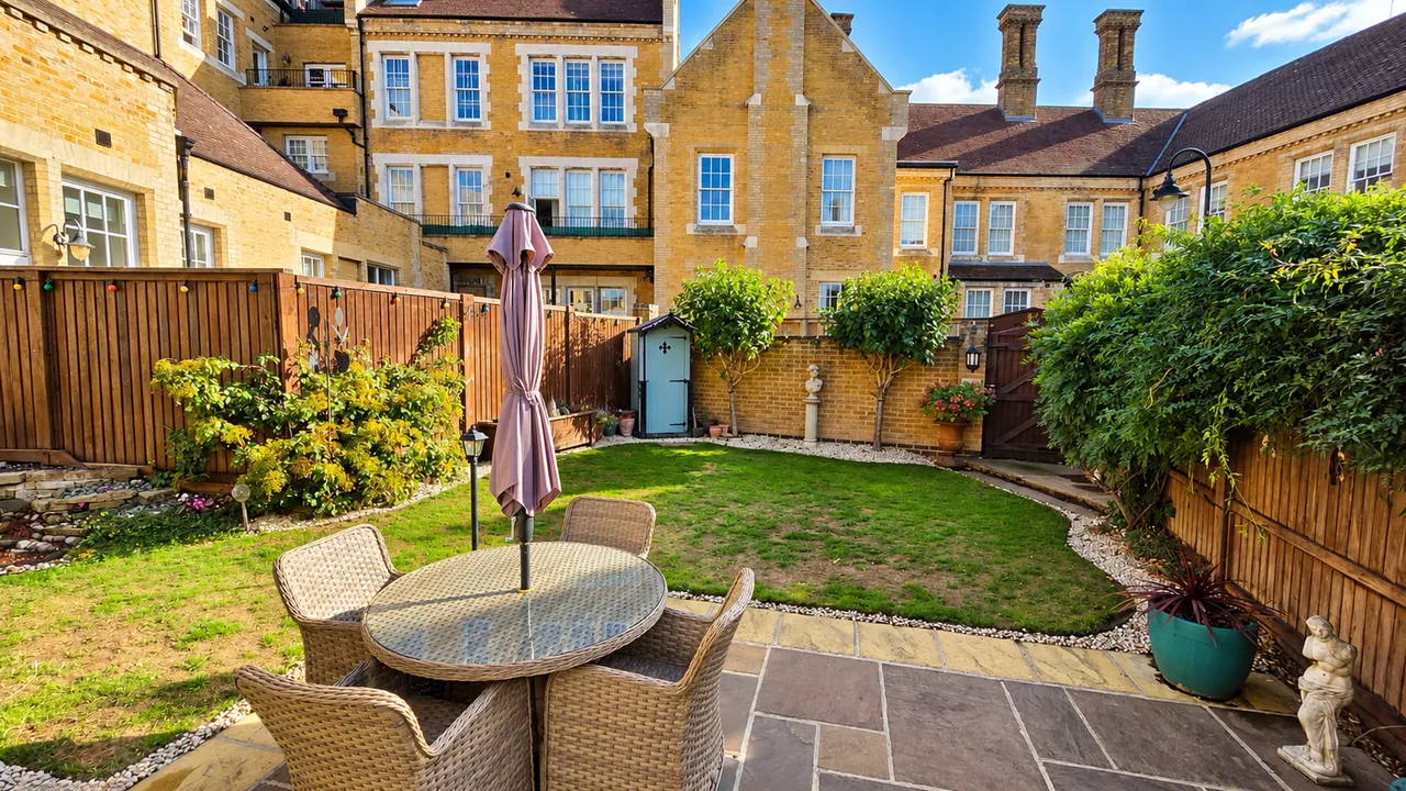 Chapel Drive, Dartford, DA2, photo 19