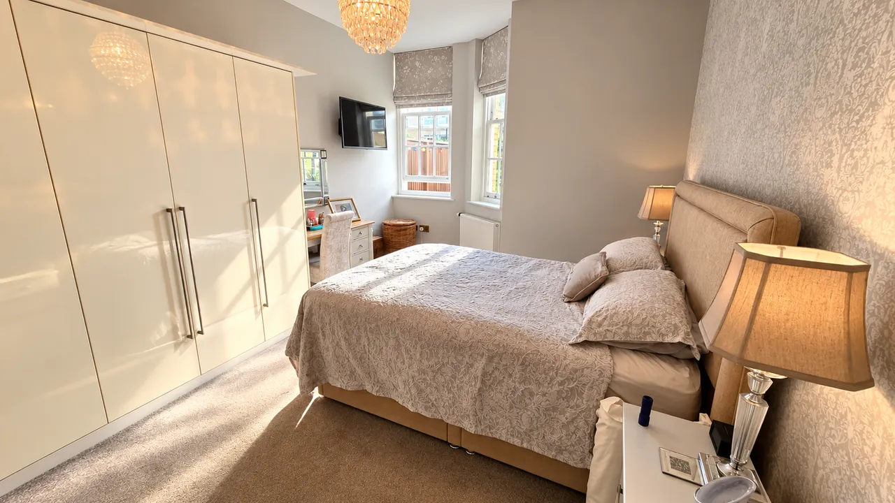 Chapel Drive, Dartford, DA2, photo 11
