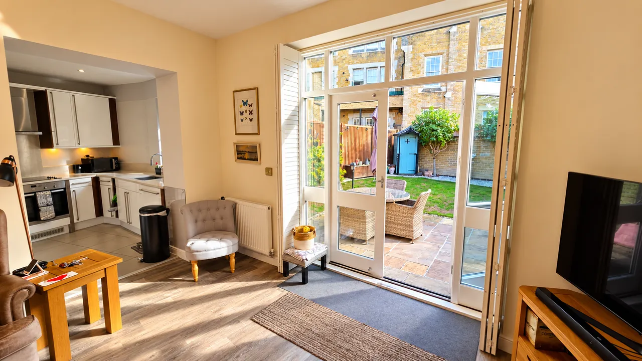 Chapel Drive, Dartford, DA2, photo 17