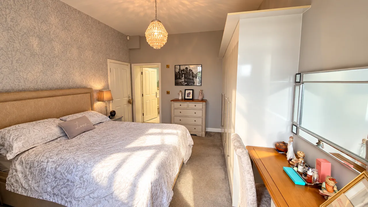 Chapel Drive, Dartford, DA2, photo 12