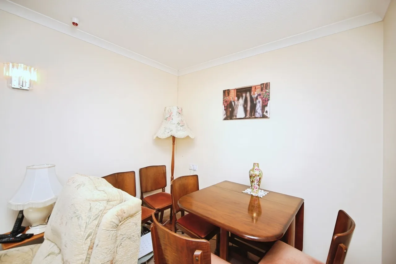 Saffron Meadow, Stratford-upon-Avon, CV37, photo 4
