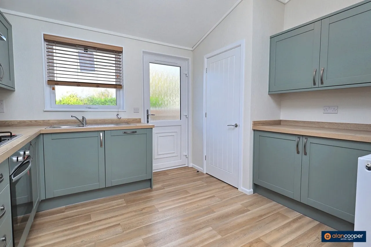 Mill Farm Park, Bulkington, CV12, photo 8