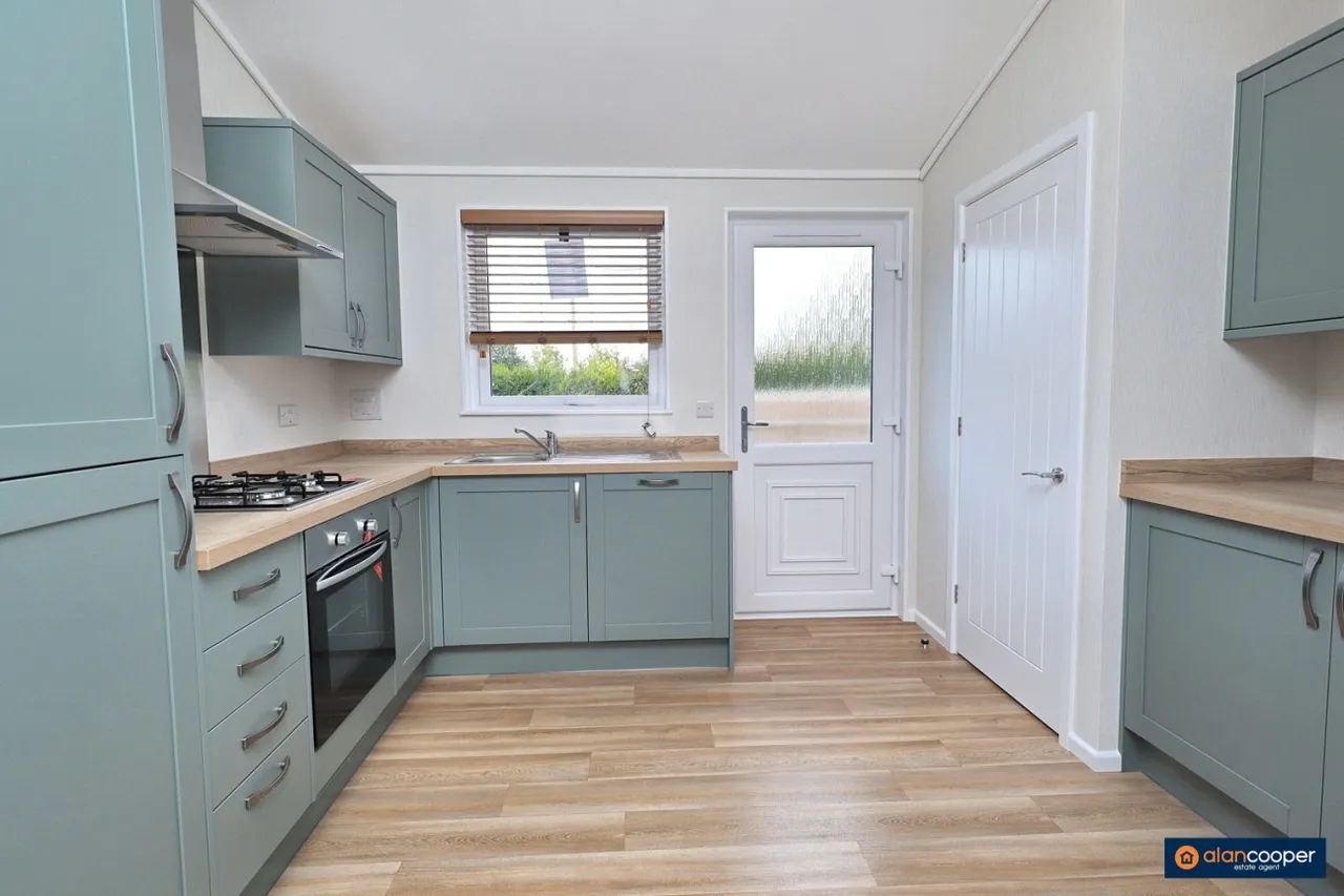 Mill Farm Park, Bulkington, CV12, photo 7