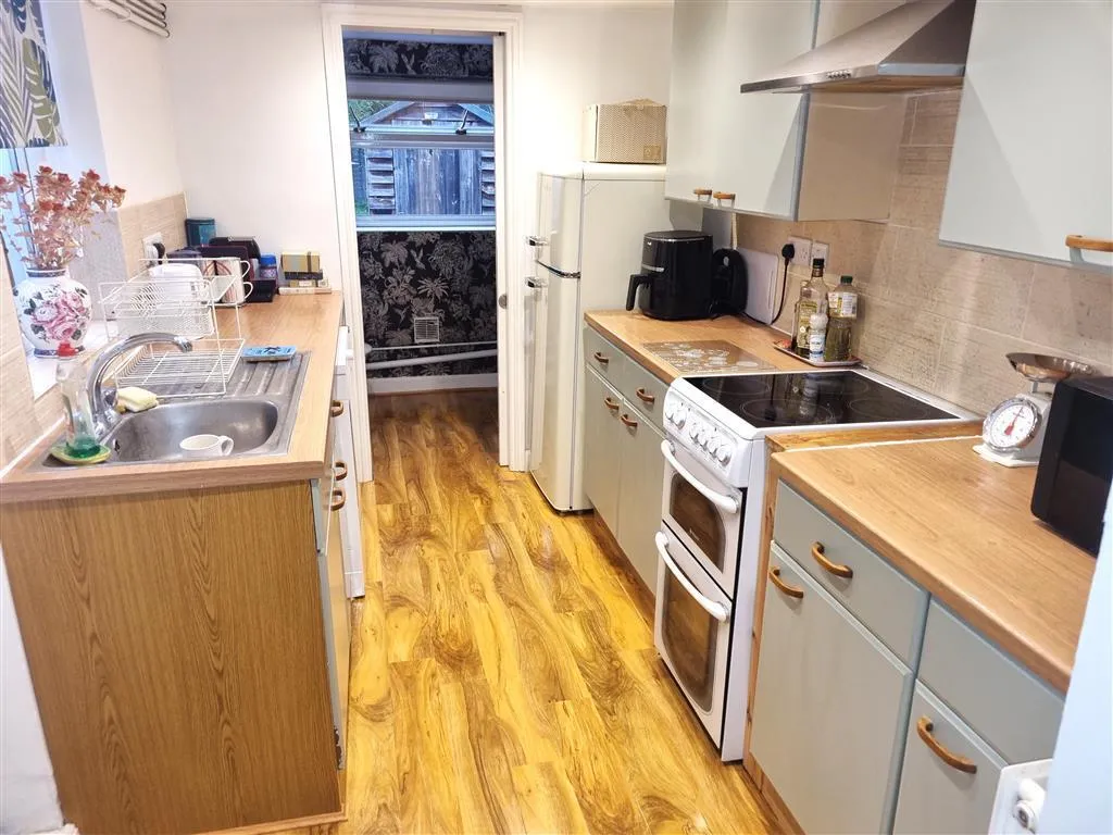 2 bed house to rent — West Street, Long Sutton, SPALDING