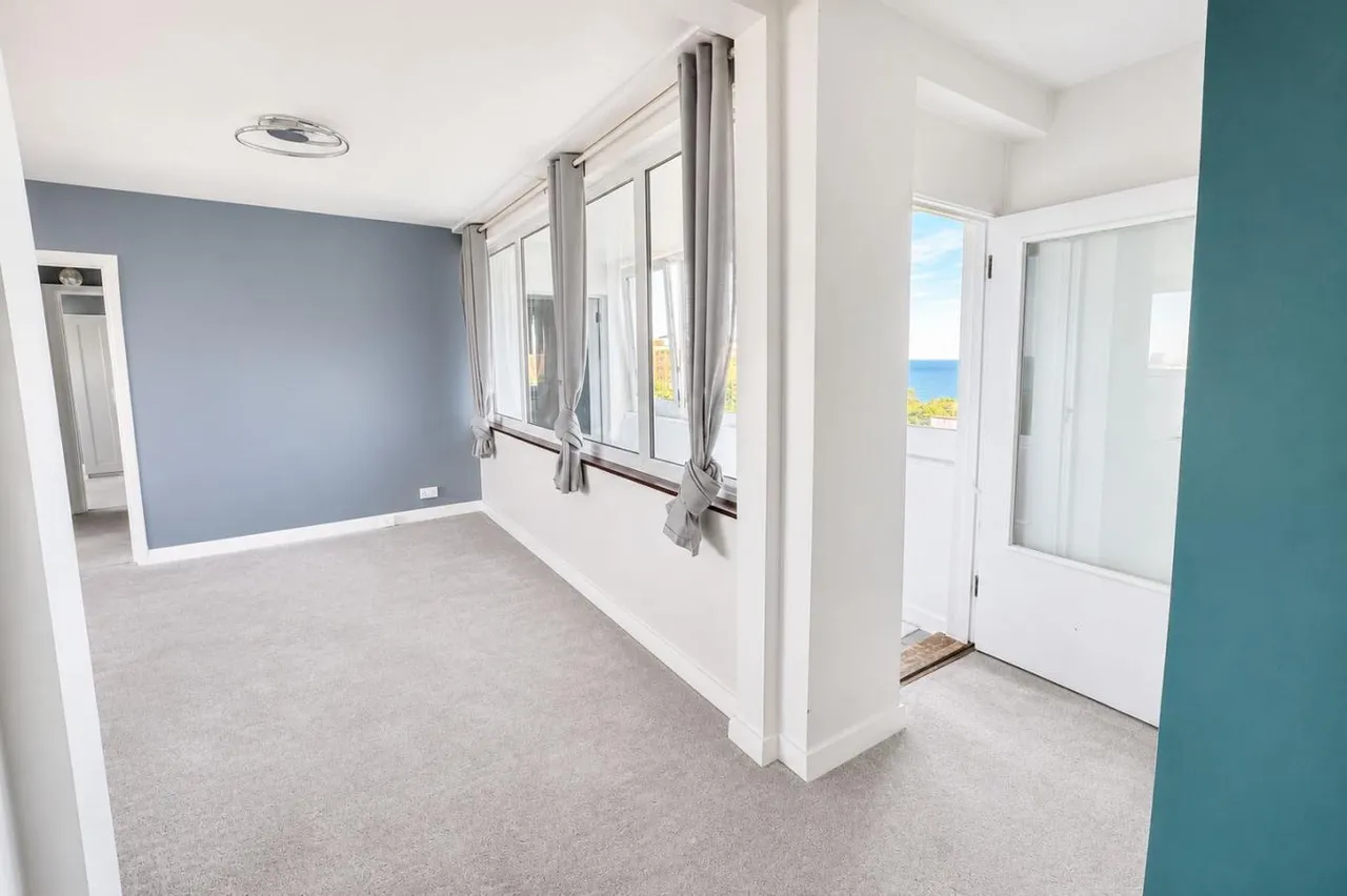 Colman Court, BH1, photo 5